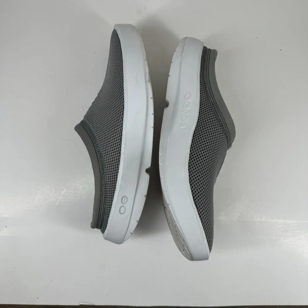 OOFOS OOcoozie Sport Men's US 10.5 White/Slate Gray Recovery Slip-On Mule Shoes